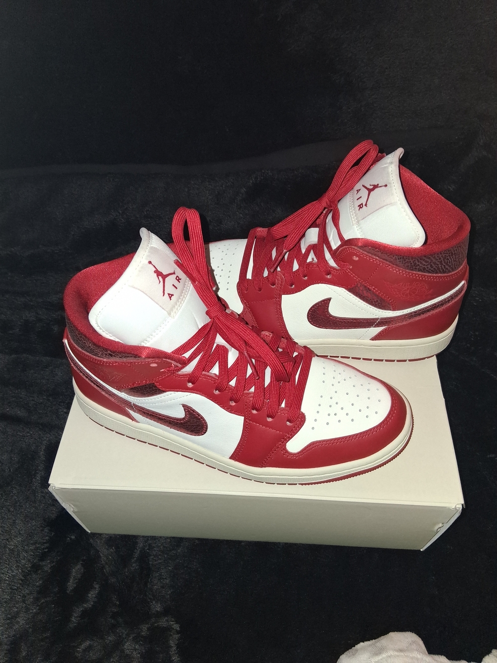 Nike Air Jordan 1 Mid - Red/White Men’s Basketball Shoes
